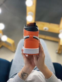 Кроссовки Nike Air Jordan 1 Retro