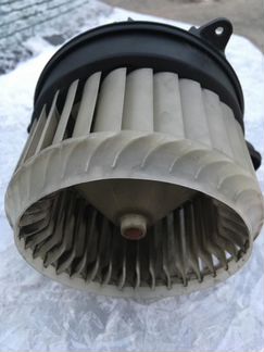 4H1820021B Мотор отопителя оригинал б/у исправный