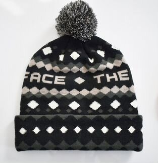 Новая шапка с помпоном the north face. оригинал