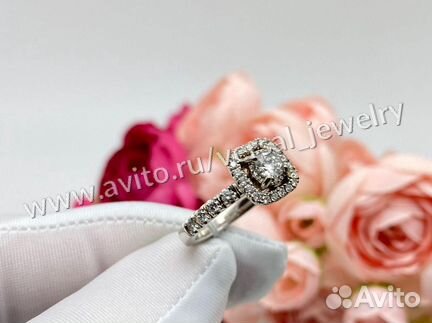 Помолвочное кольцо с бриллиантами Tiffany