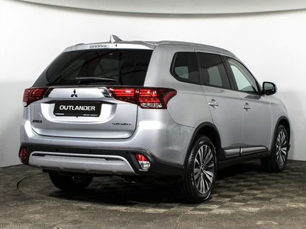 Mitsubishi Outlander 2.0 CVT, 2020