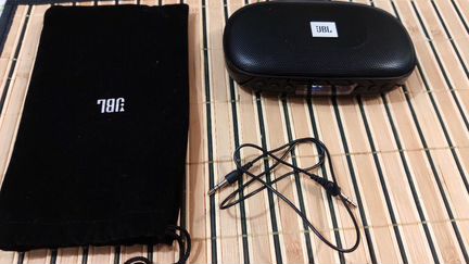 Bluetooth колонка JBLtuneblk
