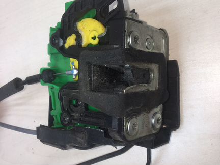 Замок двери задней левой Kia Rio 3