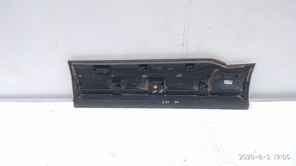 Накладка двери задняя правая Quattro Audi Q7 4M