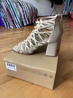 Бежевые босоножки аля гладиаторы