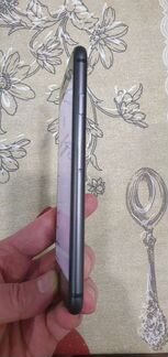 Телефон iPhone 8