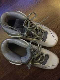 Детские лыжные ботинки