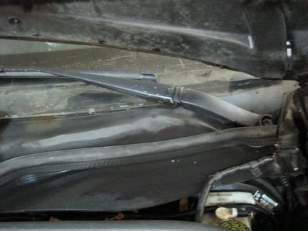 Левый поводок дворника Мерседес GL ML 164