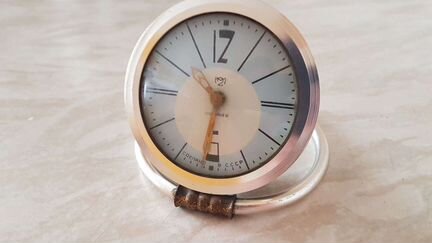 Советские часы-будильник