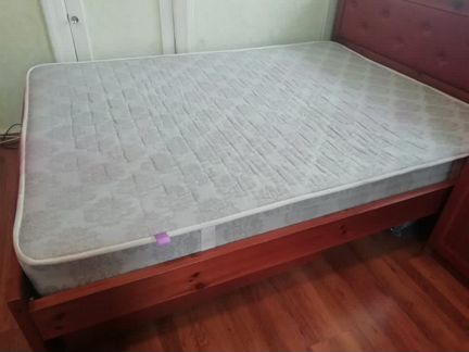 Кровать с матрасом
