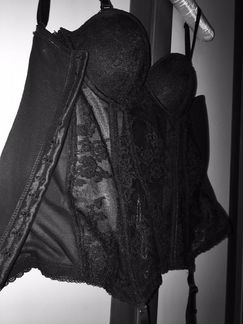 Будуарный корсет из кружева