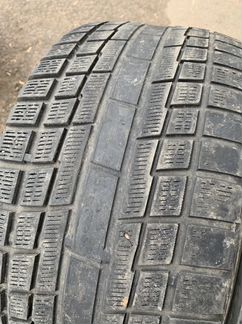 255/40R18 Yokohama