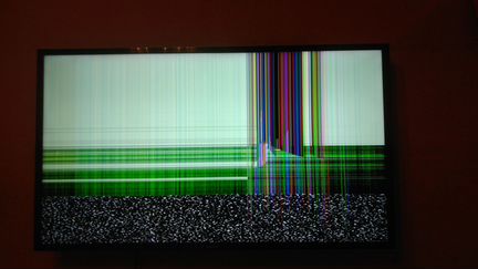 Телевизор samsung 40 дюймов (сломан)