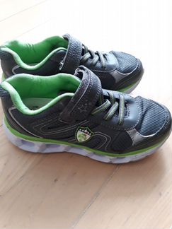 Кроссовки для мальчика со светящейся подошвой