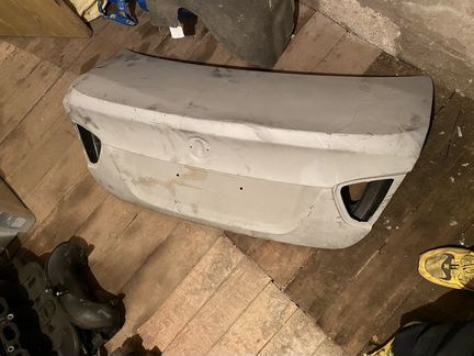 Крышка багажника BMW e90