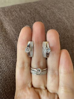 Серебряные серьги и кольцо с цирконами