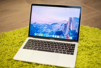 MacBook Pro 13 2017 год, i5, 8 gb, 256 gb Silver
