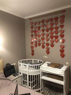 Детская кроватка Бэтти Гандылян с маятником